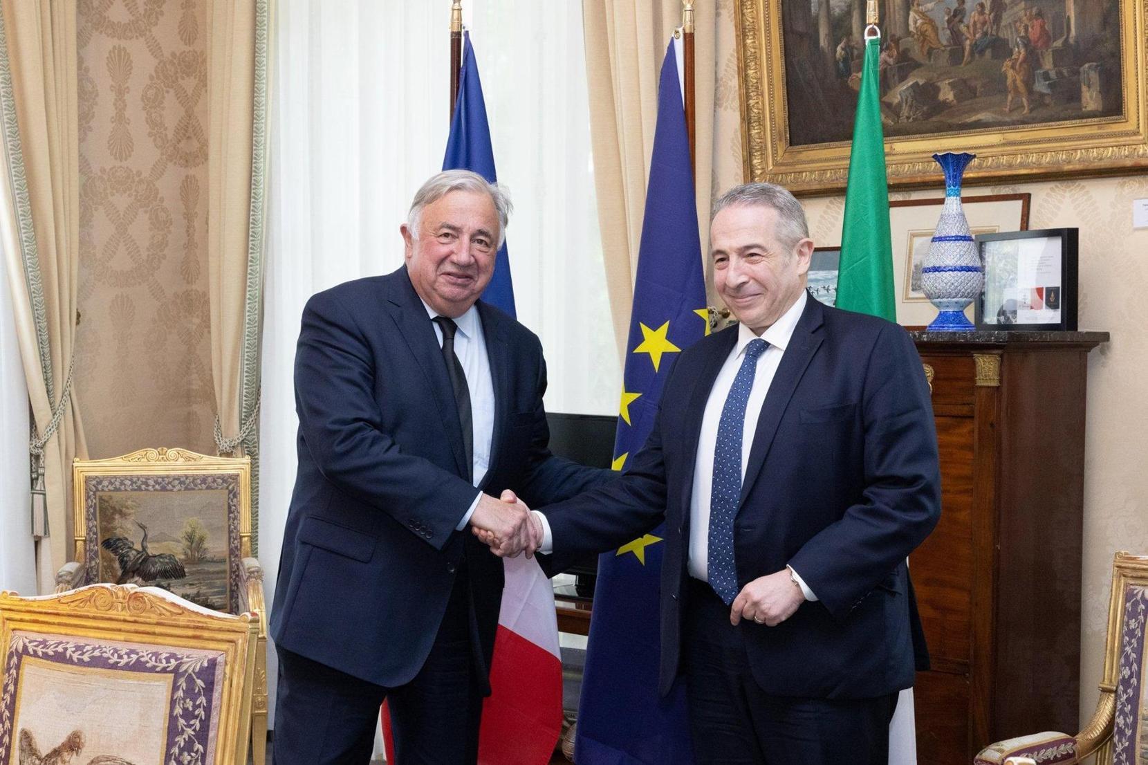 سفير الجزائر لدى فرنسا يلتقي رئيس مجلس الشيوخ الفرنسي