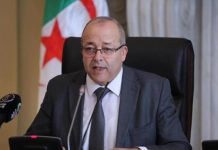 الرئيس الجزائري يقيل وزير الاتصال في أعقاب بث “خبر كاذب” الرئيس الجزائري يقيل وزير الاتصال في أعقاب بث "خبر كاذب"