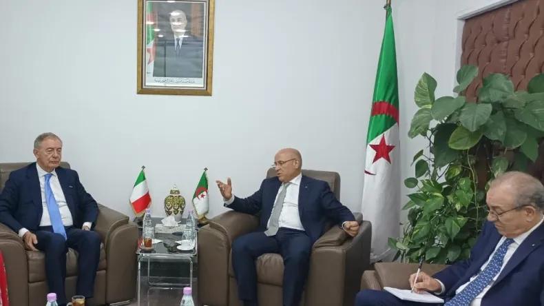 رهان إيطالي على الجزائر لتصدير المنتجات نحو المتوسط وإفريقيا رهان إيطالي على الجزائر لتصدير المنتجات نحو المتوسط وإفريقيا