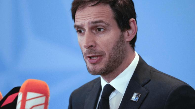 وزير الخارجية الهولندي يشيد بدور الجزائر في مواجهة أزمة الطاقة العالمية وزير الخارجية الهولندي يشيد بدور الجزائر في مواجهة أزمة الطاقة العالمية