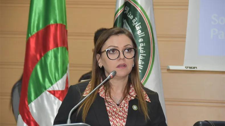 تقديم مشروع لحماية المبلغين عن الفساد قريبًا تقديم مشروع لحماية المبلغين عن الفساد قريبًا
