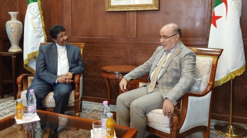 وزير الشؤون الدينية يستقبل سفير الفاتيكان وزير الشؤون الدينية يستقبل سفير الفاتيكان