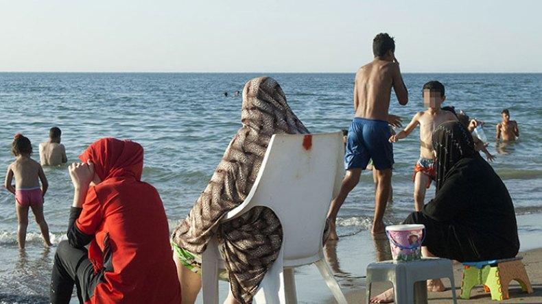 الصدمات الحرارية تهدد المصطافين بالموت في الشواطئ الصدمات الحرارية تهدد المصطافين بالموت في الشواطئ