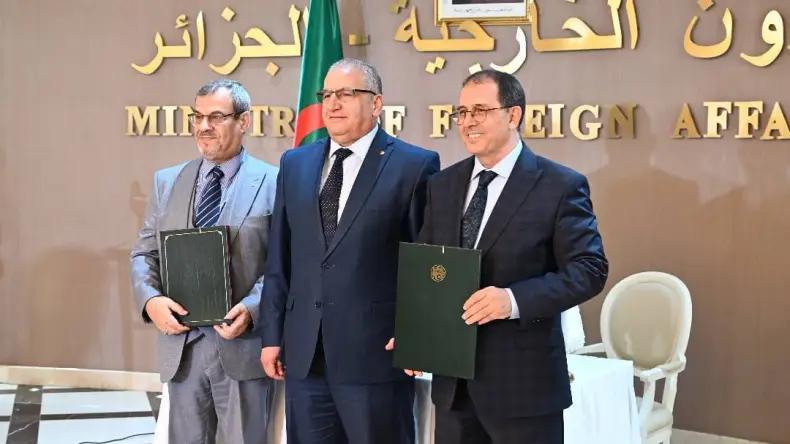 رسميا.. الجزائر تحتضن مقر اتحاد المجالس الاقتصادية العربية رسميا.. الجزائر تحتضن مقر اتحاد المجالس الاقتصادية العربية
