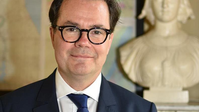 هذا ماقاله السفير الفرنسي الجديد عن العلاقة بين البلدين هذا ماقاله السفير الفرنسي الجديد عن العلاقة بين البلدين