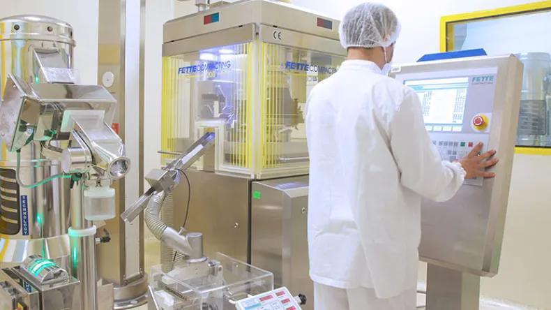 مصنع جديد لإنتاج الأدوية في الجزائر مصنع جديد لإنتاج الأدوية في الجزائر