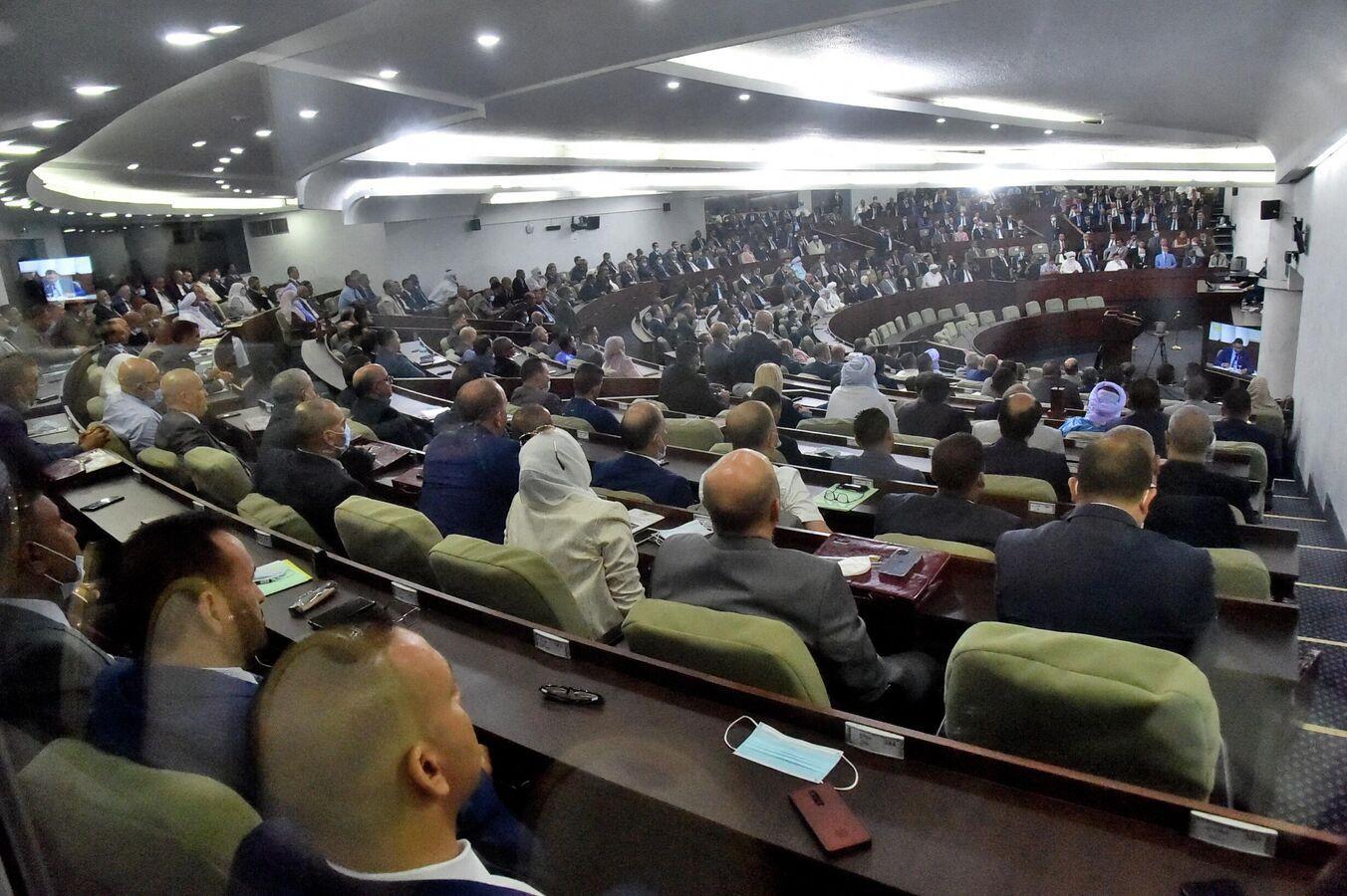 برلمانيون جزائريون يتحدثون عن تحديات تواجه زيارة تبون إلى فرنسا برلمانيون جزائريون يتحدثون عن تحديات تواجه زيارة تبون إلى فرنسا