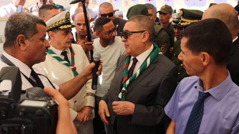 وزير الداخلية يُعاين مشاريع بخنشلة ويُشدد على احترام آجال التسليم وزير الداخلية يُعاين مشاريع بخنشلة ويُشدد على احترام آجال التسليم