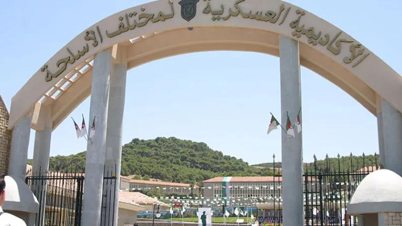 هذه أسباب تهافت الشباب الجزائري على قوات الجيش! هذه أسباب تهافت الشباب الجزائري على قوات الجيش!