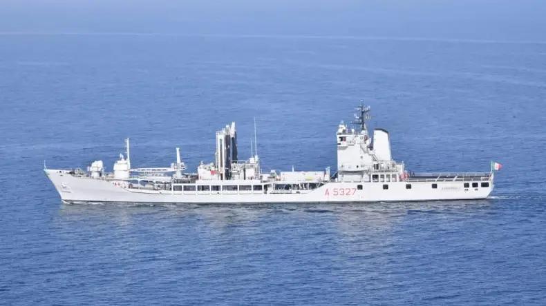 سفينتان إيطاليتان ترسو بميناء الجزائر لتنفيذ نشاطات مشتركة سفينتان إيطاليتان ترسو بميناء الجزائر لتنفيذ نشاطات مشتركة