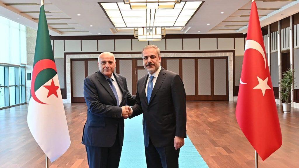 عطّاف ونظيره التركي يترأسان أشغال الدورة الثانية للجنة المشتركة الجزائرية-التركية عطّاف ونظيره التركي يترأسان أشغال الدورة الثانية للجنة المشتركة الجزائرية-التركية