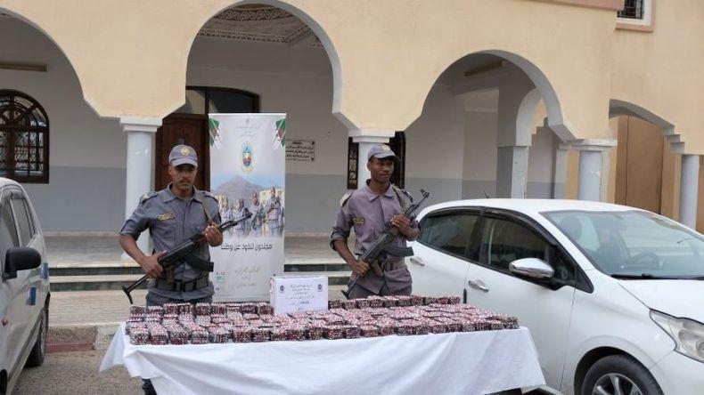 الجمارك: حجز قرابة الـ 20 قنطارا من الكيف ببشار وتوقيف 7 أشخاص الجمارك: حجز قرابة الـ 20 قنطارا من الكيف ببشار وتوقيف 7 أشخاص