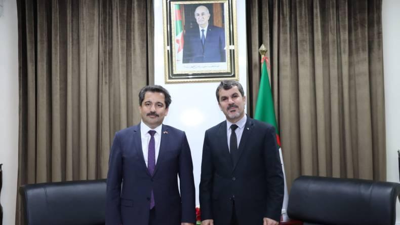 مباحثات جزائرية تركية حول الشراكة في مجال الصيد البحري مباحثات جزائرية تركية حول الشراكة في مجال الصيد البحري