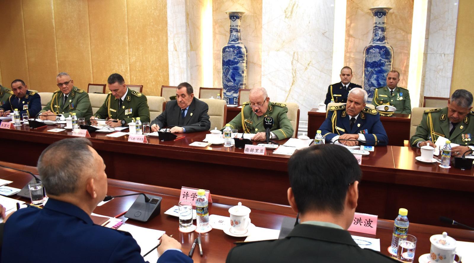 شنقريحة يتباحث تعزيز التعاون العسكري والأمني مع الصين شنقريحة يتباحث تعزيز التعاون العسكري والأمني مع الصين