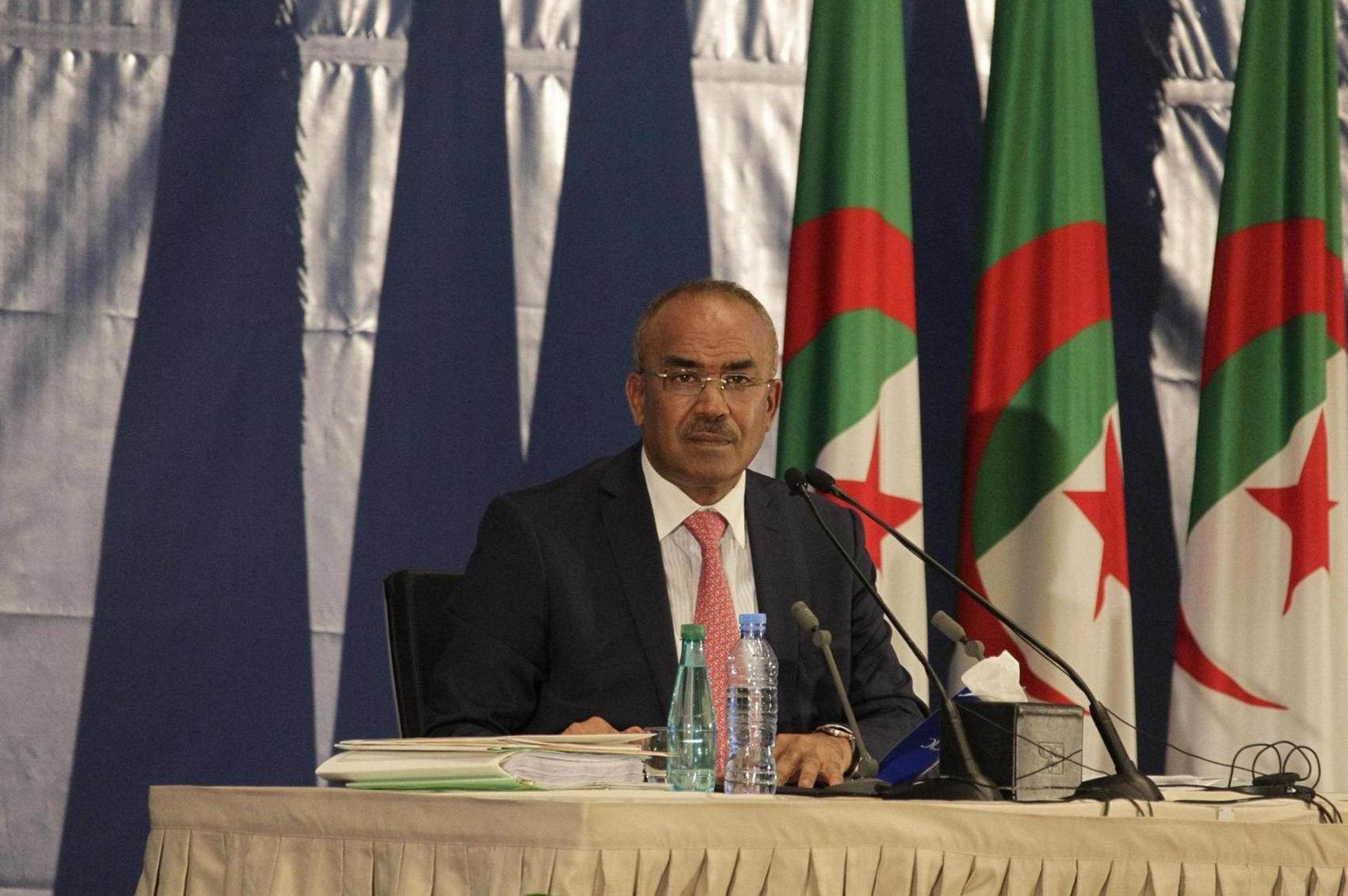 القضاء الجزائري يدين رئيس حكومة سابقاً بالسجن في قضية فساد القضاء الجزائري يدين رئيس حكومة سابقاً بالسجن في قضية فساد