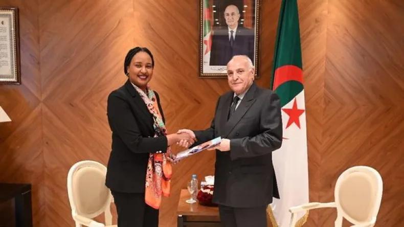 عطاف يستقبل الممثلة المقيمة الجديدة لبرنامج الأغذية العالمي بالجزائر عطاف يستقبل الممثلة المقيمة الجديدة لبرنامج الأغذية العالمي بالجزائر