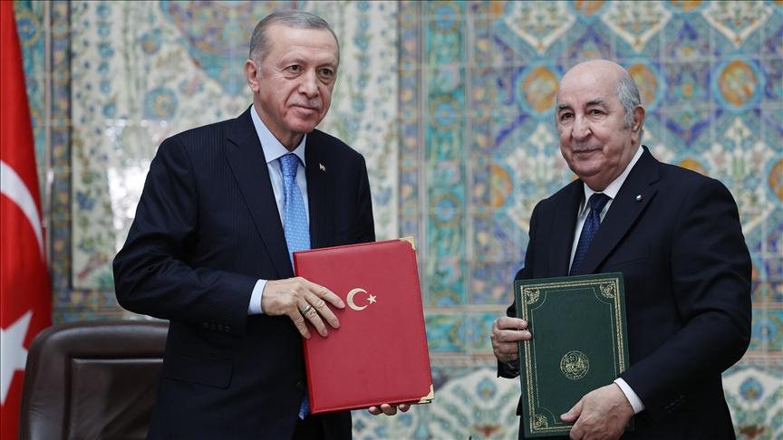 تركيا والجزائر توقعان 12 اتفاقية تعاون