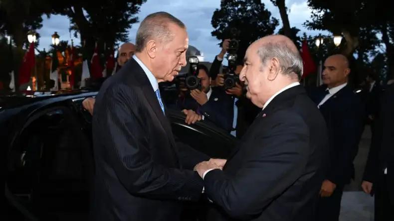 الرئيس التركي ينهي زيارته إلى الجزائر الرئيس التركي ينهي زيارته إلى الجزائر