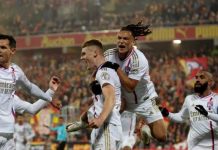 نجم الجزائر لإنقاذ ليون من “كارثة” الهبوط في الدوري الفرنسي نجم الجزائر لإنقاذ ليون من "كارثة" الهبوط في الدوري الفرنسي