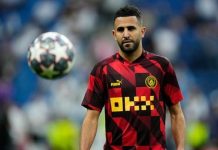 اتحاد الكرة الجزائري يُقرر مقاطعة حفل “كاف” تضامناً مع محرز اتحاد الكرة الجزائري يُقرر مقاطعة حفل "كاف" تضامناً مع محرز