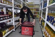 عمال الجزائر يستنجدون بزيادات الأجور لمواجهة الغلاء عمال الجزائر يستنجدون بزيادات الأجور لمواجهة الغلاء