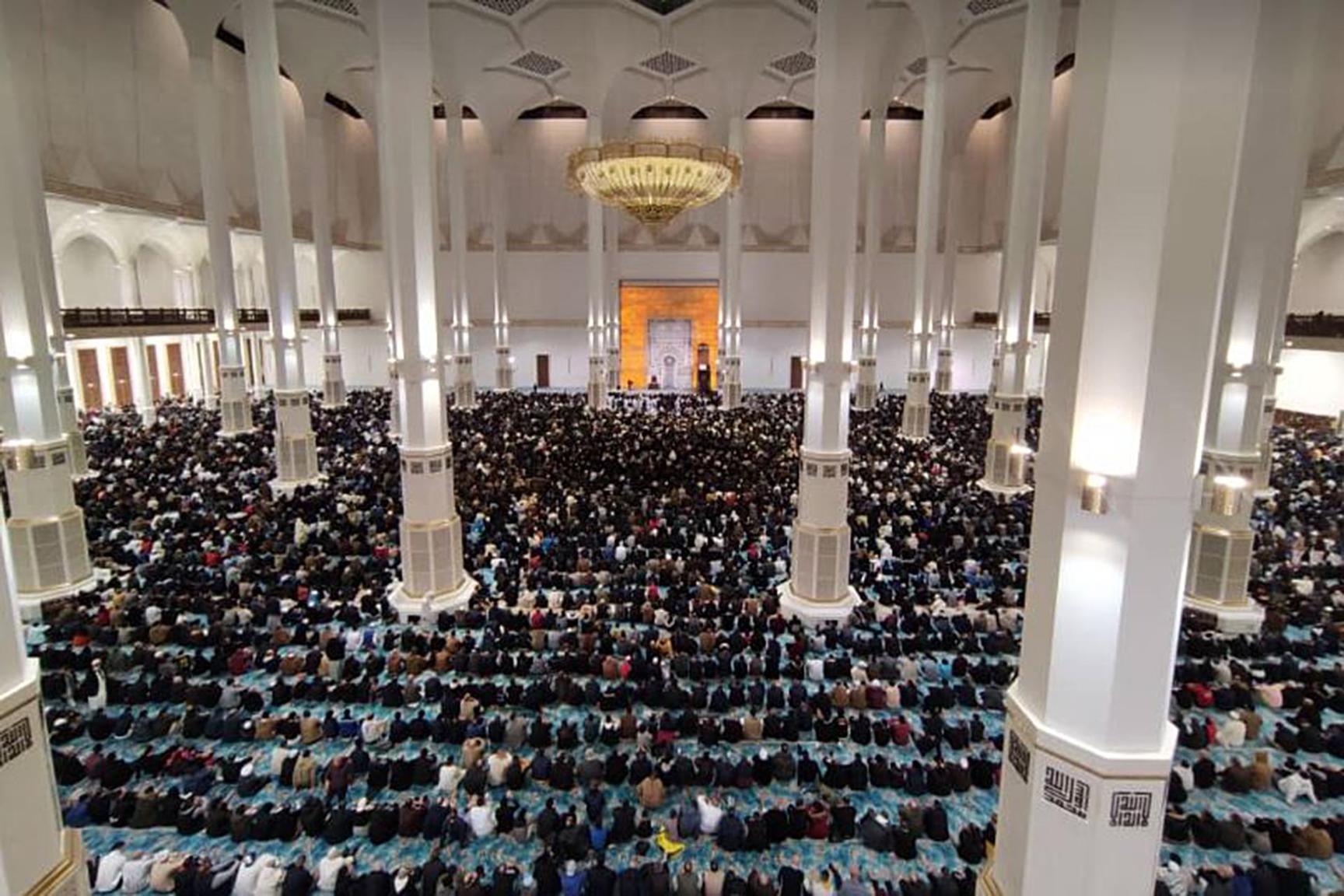 إقامة أول صلاة جمعة بجامع الجزائر ثالث أكبر مساجد العالم