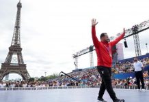 الرباع المصري طارق يحيى يتسلم ميدالية أولمبية بعد 12 عاماً الرباع المصري طارق يحيى يتسلم ميدالية أولمبية بعد 12 عاماً