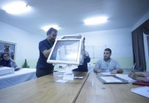 الانتخابات الرئاسية: غلق مكاتب الاقتراع وبدء فرز الأصوات الانتخابات الرئاسية: غلق مكاتب الاقتراع وبدء فرز الأصوات