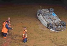 مصرع شخصين وإنقاذ العشرات جراء فيضانات غير مسبوقة بصحراء الجزائر مصرع شخصين وإنقاذ العشرات جراء فيضانات غير مسبوقة بصحراء الجزائر