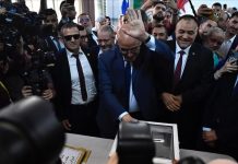 بمَن فيهم الفائز تبون.. مرشحو الرئاسة الثلاثة يشككون بنتائج الانتخابات بمَن فيهم الفائز تبون.. مرشحو الرئاسة الثلاثة يشككون بنتائج الانتخابات