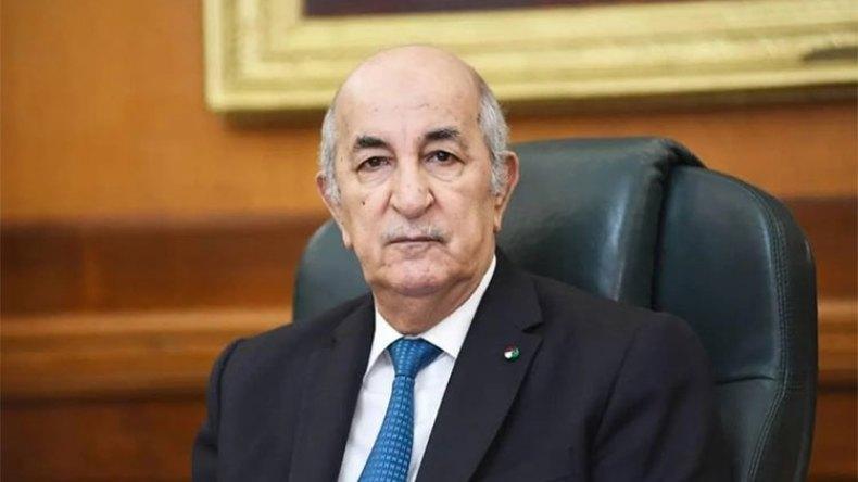 الرئيس تبون يتلقى رسالة تهنئة من نظيره الروماني الرئيس تبون يتلقى رسالة تهنئة من نظيره الروماني