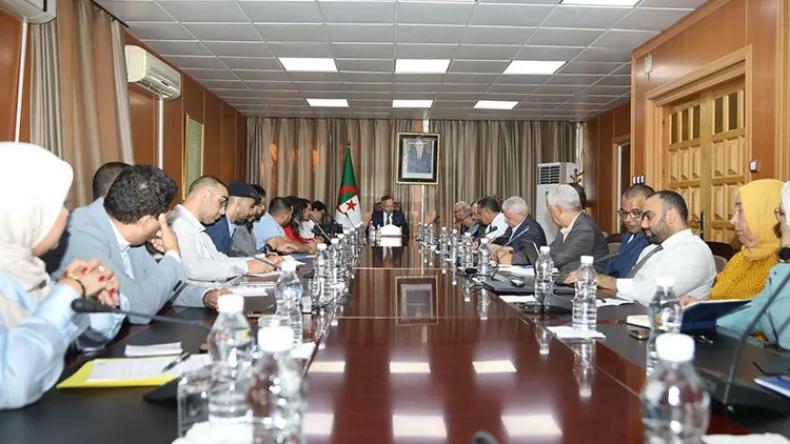 عودة النقاش حول الدعم المباشر لتحسين معيشة الطالب عودة النقاش حول الدعم المباشر لتحسين معيشة الطالب