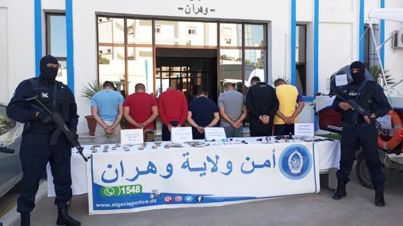 شرطة وهران تطيح بـ3 شبكات إجرامية شرطة وهران تطيح بـ3 شبكات إجرامية