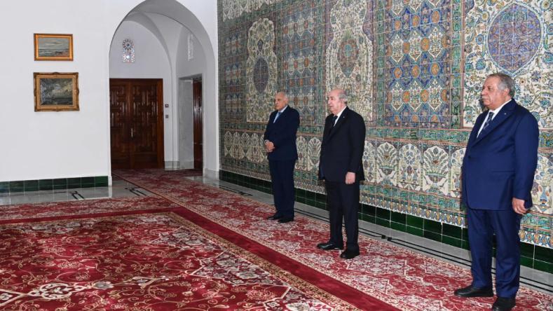 الرئيس تبون يتسلم أوراق اعتماد 4 سفراء جدد الرئيس تبون يتسلم أوراق اعتماد 4 سفراء جدد