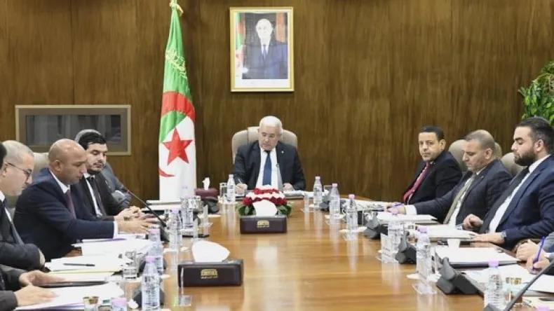 المجلس الشعبي الوطني: اقتراح قانونين متعلقين بحماية المسنين والقصر من الكحول المجلس الشعبي الوطني: اقتراح قانونين متعلقين بحماية المسنين والقصر من الكحول
