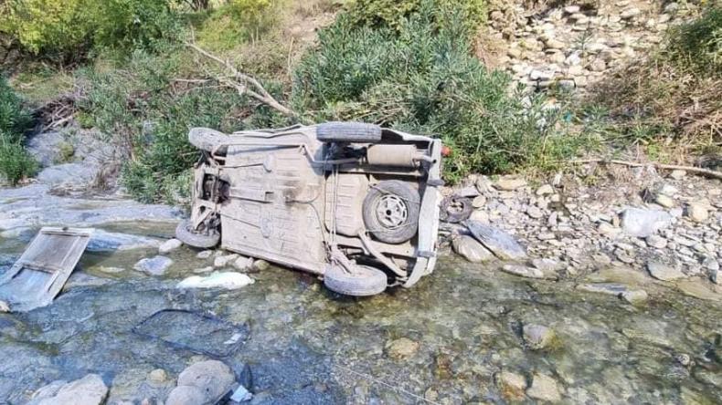 وفاة ستيني في حادث سقوط سيارة بمنحدر في بجاية وفاة ستيني في حادث سقوط سيارة بمنحدر في بجاية