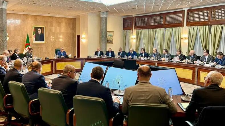العرباوي يترأس اجتماعا للحكومة العرباوي يترأس اجتماعا للحكومة