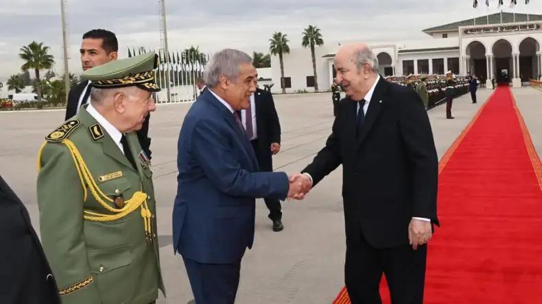 رئيس الجمهورية يعود إلى أرض الوطن بعد زيارة دولة قادته إلى مصر وعمان رئيس الجمهورية يعود إلى أرض الوطن بعد زيارة دولة قادته إلى مصر وعمان