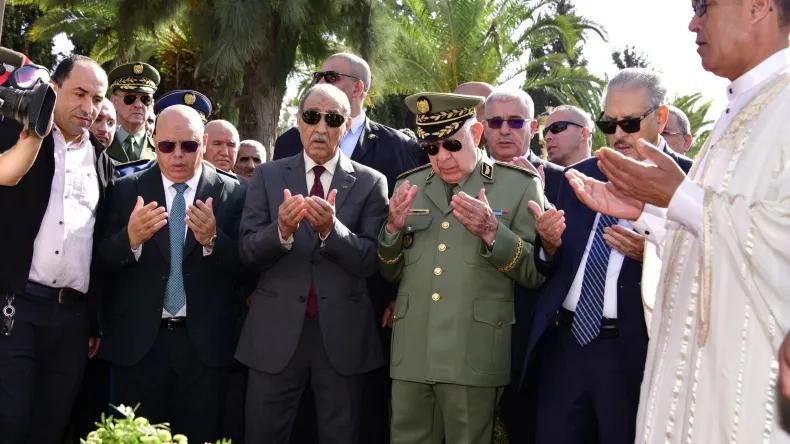 الفريق أول السعيد شنقريحة يشارك في تشييع جنازة المجاهد العقيد الطاهر الزبيري الفريق أول السعيد شنقريحة يشارك في تشييع جنازة المجاهد العقيد الطاهر الزبيري