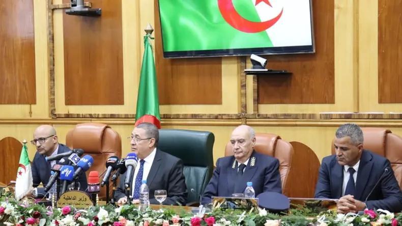 وزير الداخلية: حركة قريبة في سلك رؤساء الدوائر والأمناء العامين وزير الداخلية: حركة قريبة في سلك رؤساء الدوائر والأمناء العامين
