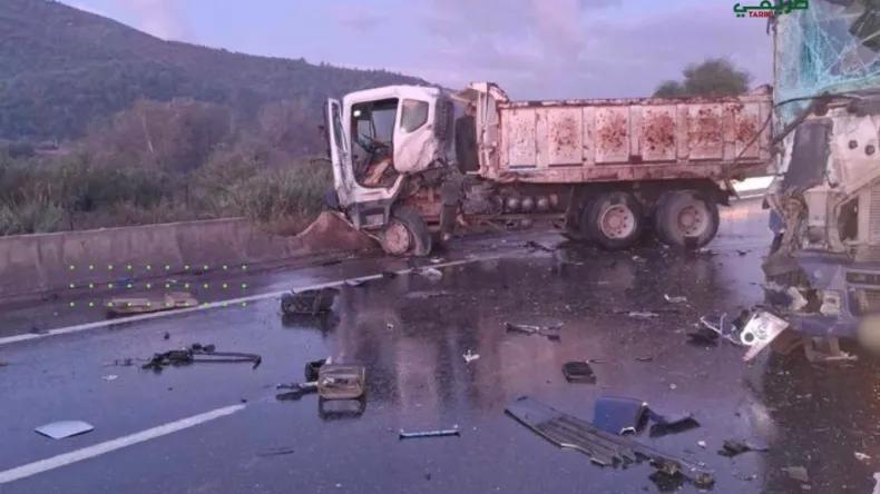 حادث مرور مميت على الطريق السيار شرق-غرب بين بومرداس والبويرة حادث مرور مميت على الطريق السيار شرق-غرب بين بومرداس والبويرة