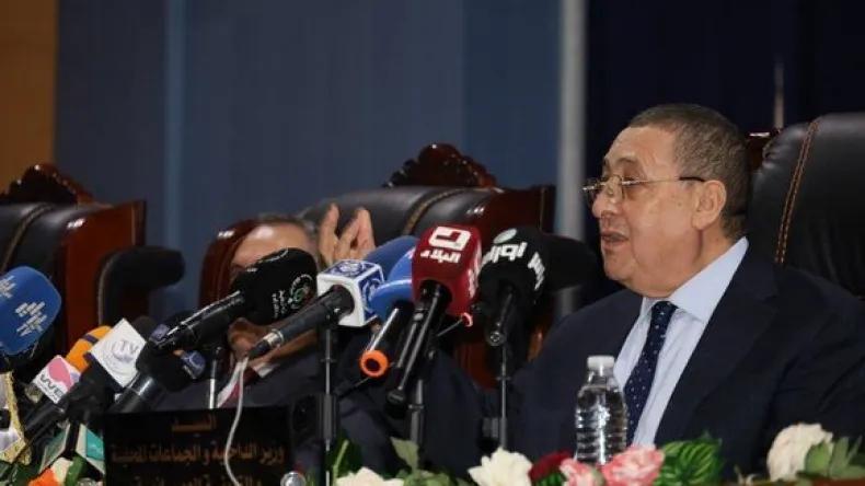 وزير الداخلية ينصب الوالي الجديد لأم البواقي وزير الداخلية ينصب الوالي الجديد لأم البواقي