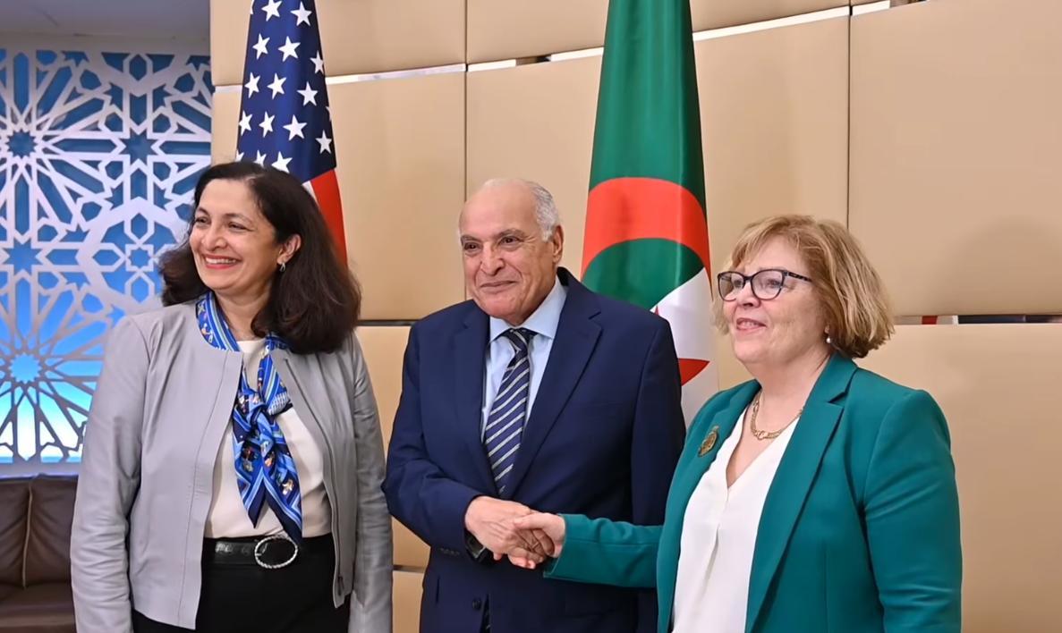 عطاف يستقبل مسؤولتين أمريكيتين عطاف يستقبل مسؤولتين أمريكيتين
