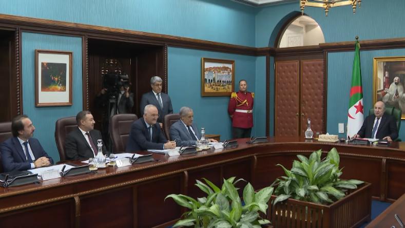 الرئيس تبون يترأس اجتماع عمل حول ملف الصادرات الرئيس تبون يترأس اجتماع عمل حول ملف الصادرات