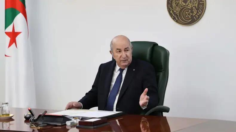 رئيس الجمهورية يجتمع مع الحكومة الجديدة رئيس الجمهورية يجتمع مع الحكومة الجديدة
