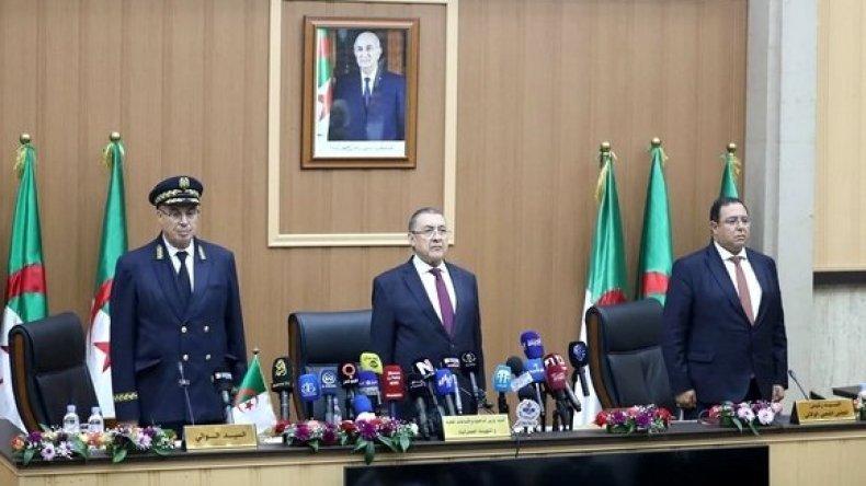تنصيب الوالي الجديد لوهران تنصيب الوالي الجديد لوهران