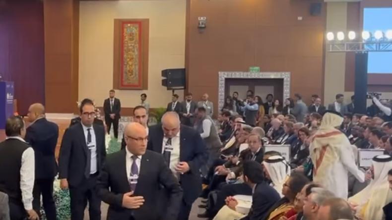انسحاب الوفد الجزائري من قمة نيودلهي انسحاب الوفد الجزائري من قمة نيودلهي