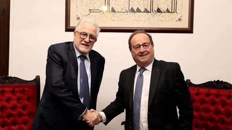 فرانسوا هولاند في ضيافة مسجد باريس… أي دلالات؟ فرانسوا هولاند في ضيافة مسجد باريس… أي دلالات؟