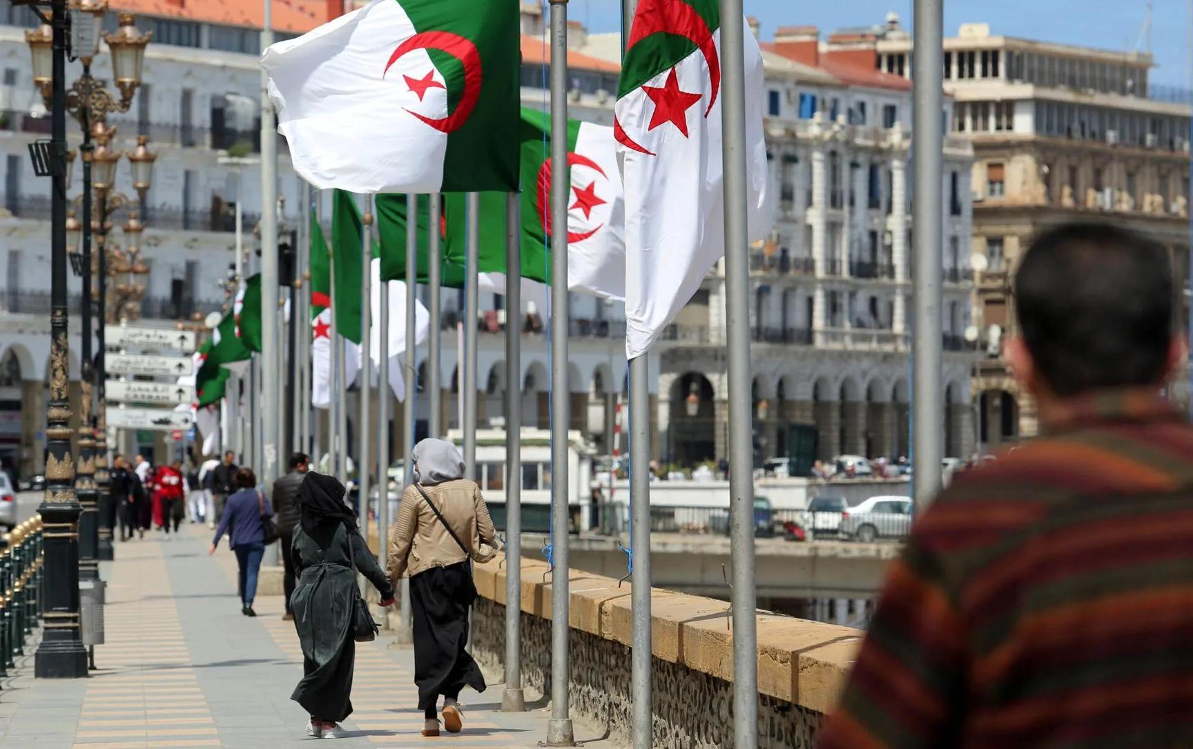 الجزائر تستضيف مؤتمر الإسكان العربي الثامن الجزائر تستضيف مؤتمر الإسكان العربي الثامن