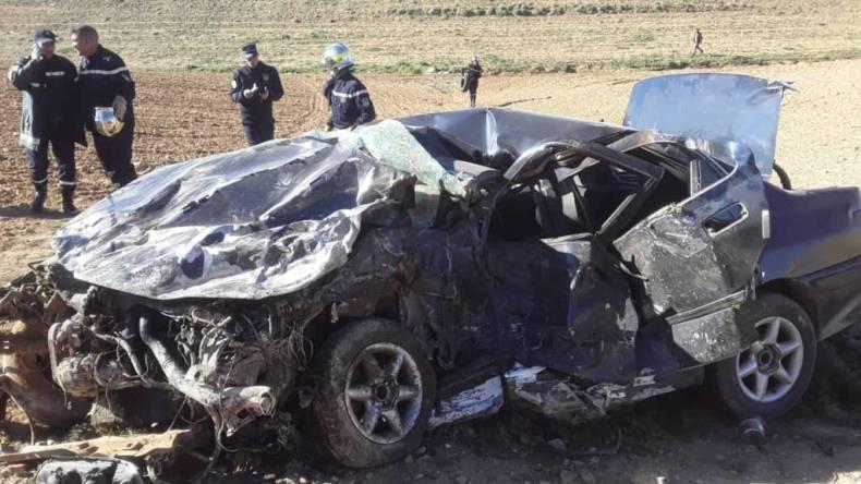 حادث مرور في المنيعة يخلف إصابتين و3 وفيات حادث مرور في المنيعة يخلف إصابتين و3 وفيات